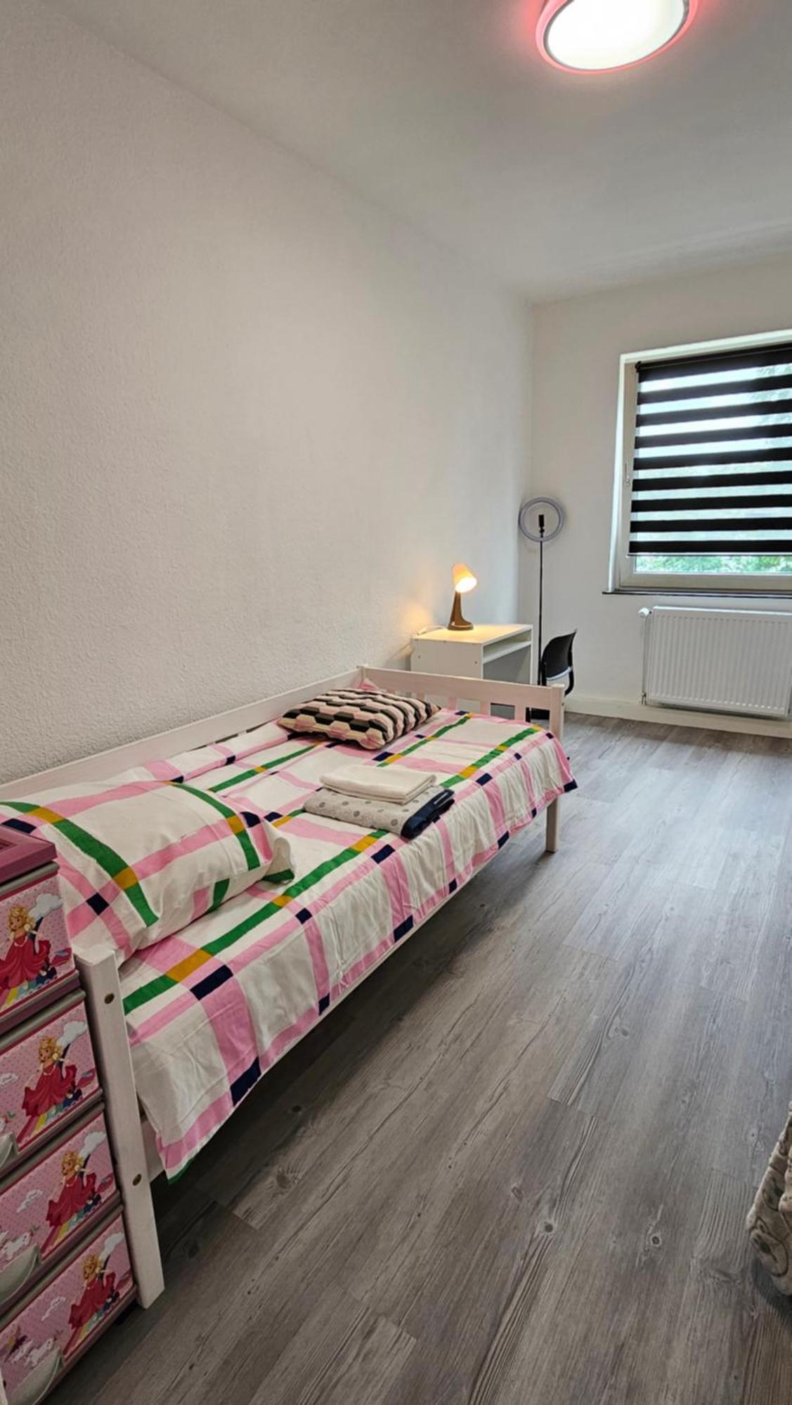 Zimmer In Bilk-Zentrum Duesseldorf Luaran gambar