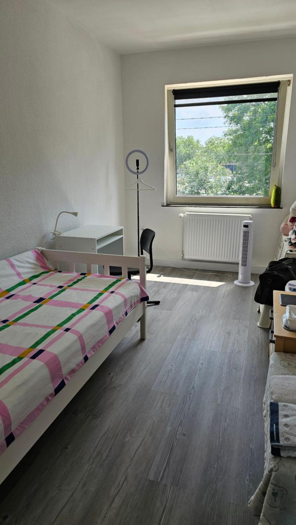 Zimmer In Bilk-Zentrum Duesseldorf Luaran gambar